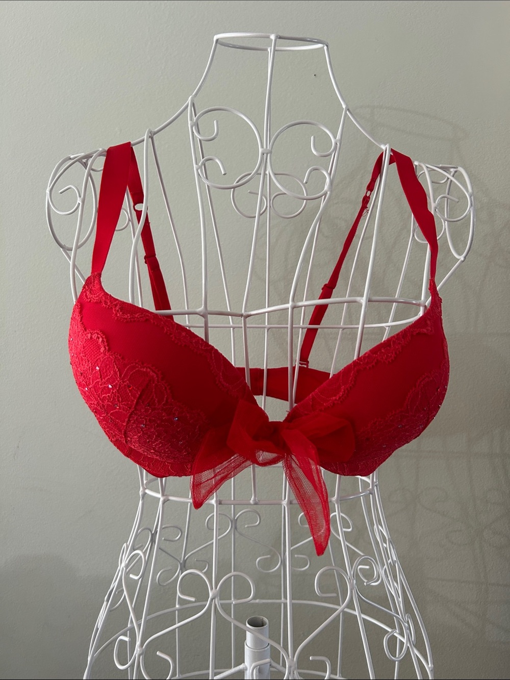 Victoria's Secret Red Lace Push-Up Bra with Front Bow